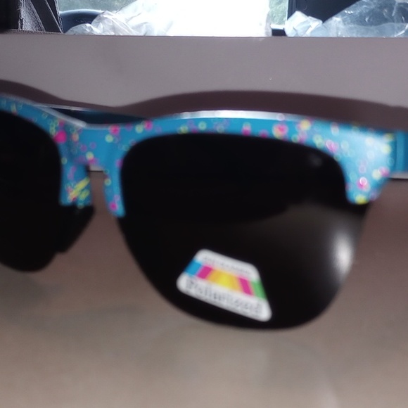 Sunglasses - Picture 2 of 3